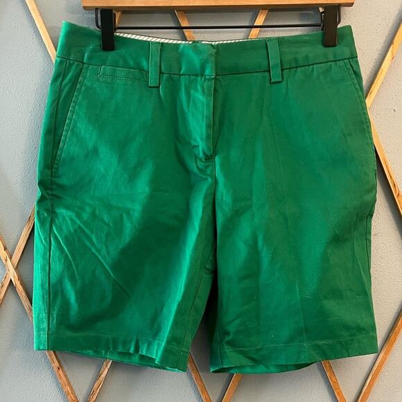 Lands’ End Mid Rise Bermuda Shorts - Picture 1 of 2